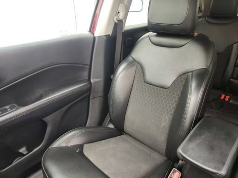 Used 2021 Jeep Compass Latitude w/ Sun and Sound Group FWD image 15
