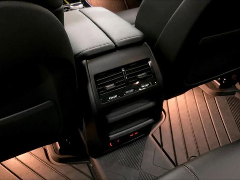 Certified 2025 BMW X5 xDrive40i w/ M Sport Package image 36