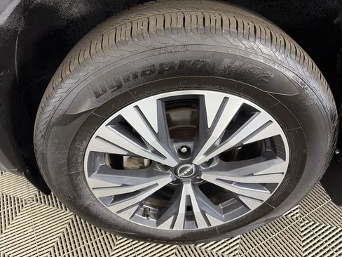 Certified 2023 Nissan Rogue SV w/ SV Premium B Package AWD/4WD image 13
