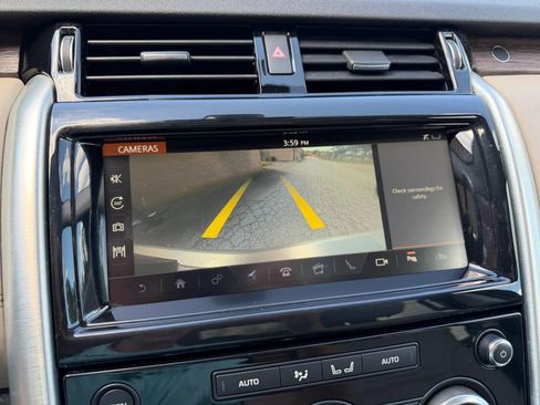 Used 2017 Land Rover Discovery HSE AWD/4WD image 28