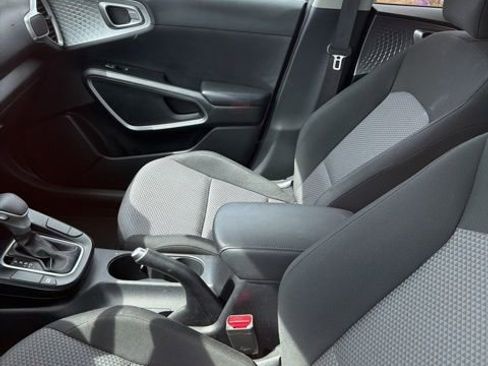 Used 2024 Kia Soul LX w/ Option Group 015 image 8