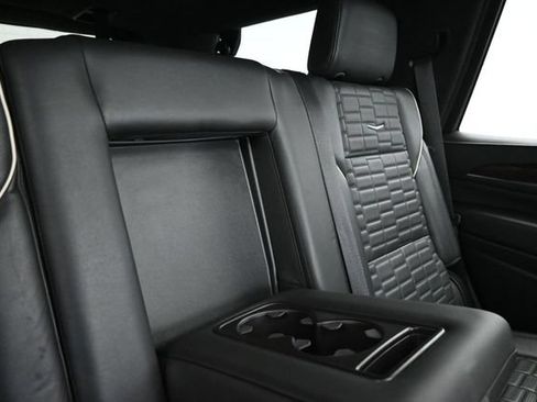 Used 2021 Cadillac Escalade Premium Luxury Platinum RWD image 18