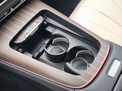 Used 2025 Mercedes-Benz E 350 Sedan image 25