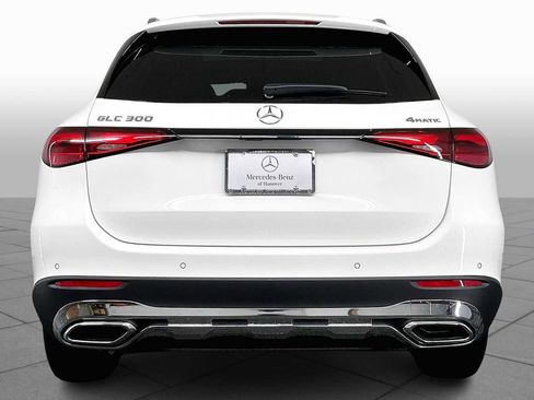 Used 2025 Mercedes-Benz GLC 300 4MATIC image 5