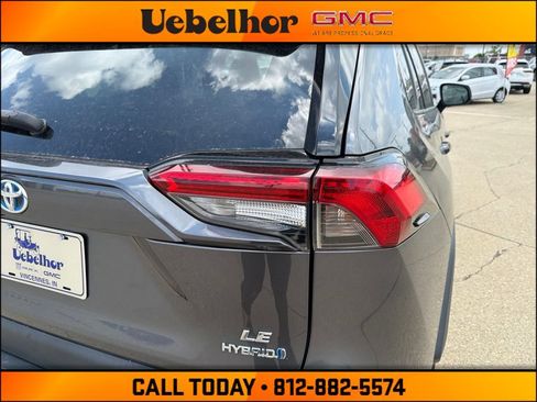 Used 2022 Toyota RAV4 LE AWD/4WD image 8