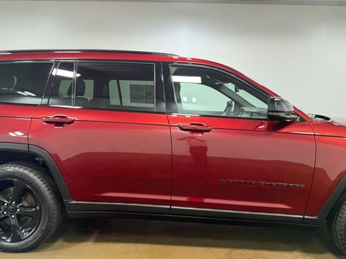 Used 2023 Jeep Grand Cherokee L Laredo AWD/4WD image 32