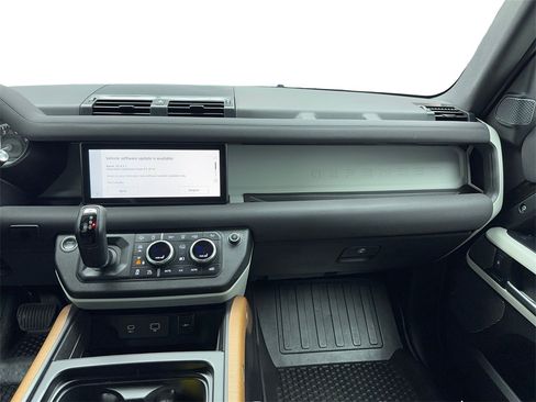 Used 2023 Land Rover Defender 110 S image 19