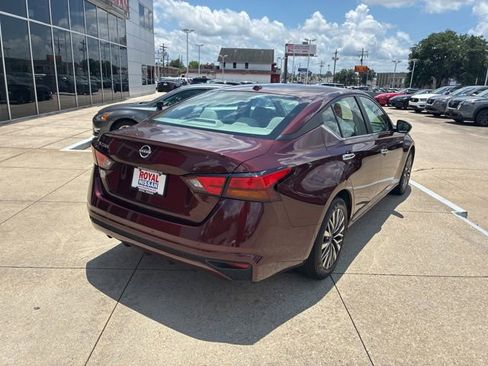 Used 2025 Nissan Altima 2.5 SV FWD image 7
