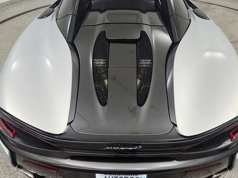 Used 2019 McLaren 570S Spider RWD image 22