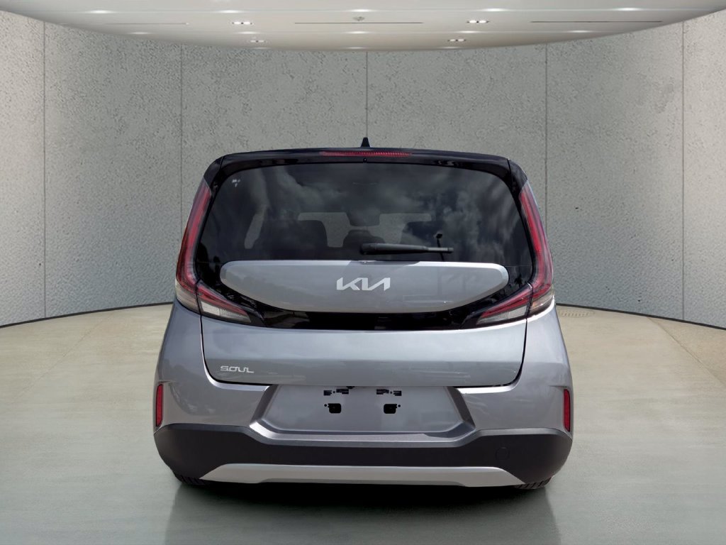 Used 2025 Kia Soul LX w/ LX Technology Package FWD image 7