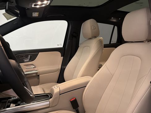 Certified 2026 Mercedes-Benz GLA 250 4MATIC image 5