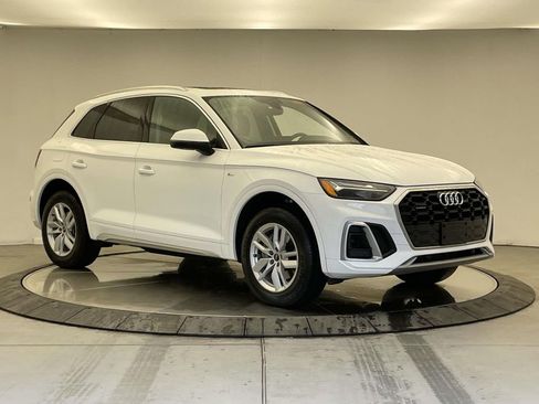 Certified 2023 Audi Q5 2.0T Premium w/ Convenience Package AWD/4WD image 9