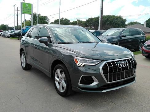 Used 2020 Audi Q3 2.0T Premium Plus w/ Premium Plus Package AWD/4WD image 4