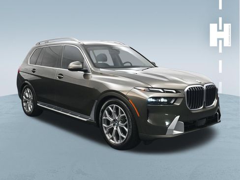Used 2025 BMW X7 xDrive40i w/ Premium Package AWD/4WD image 2