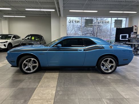 Used 2010 Dodge Challenger R/T image 15
