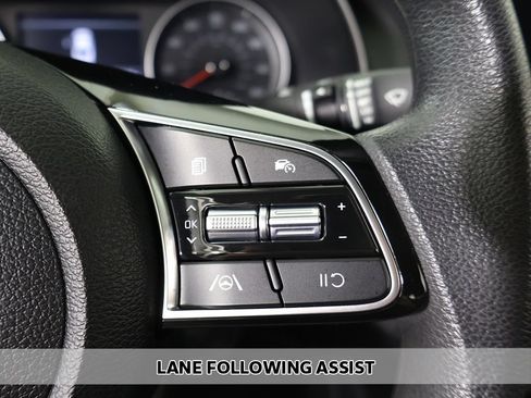 Used 2024 Kia Forte LXS w/ LXS Technology Package FWD image 3