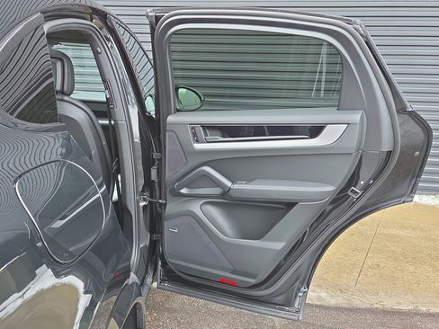 Certified 2026 Porsche Cayenne Coupe AWD/4WD image 22