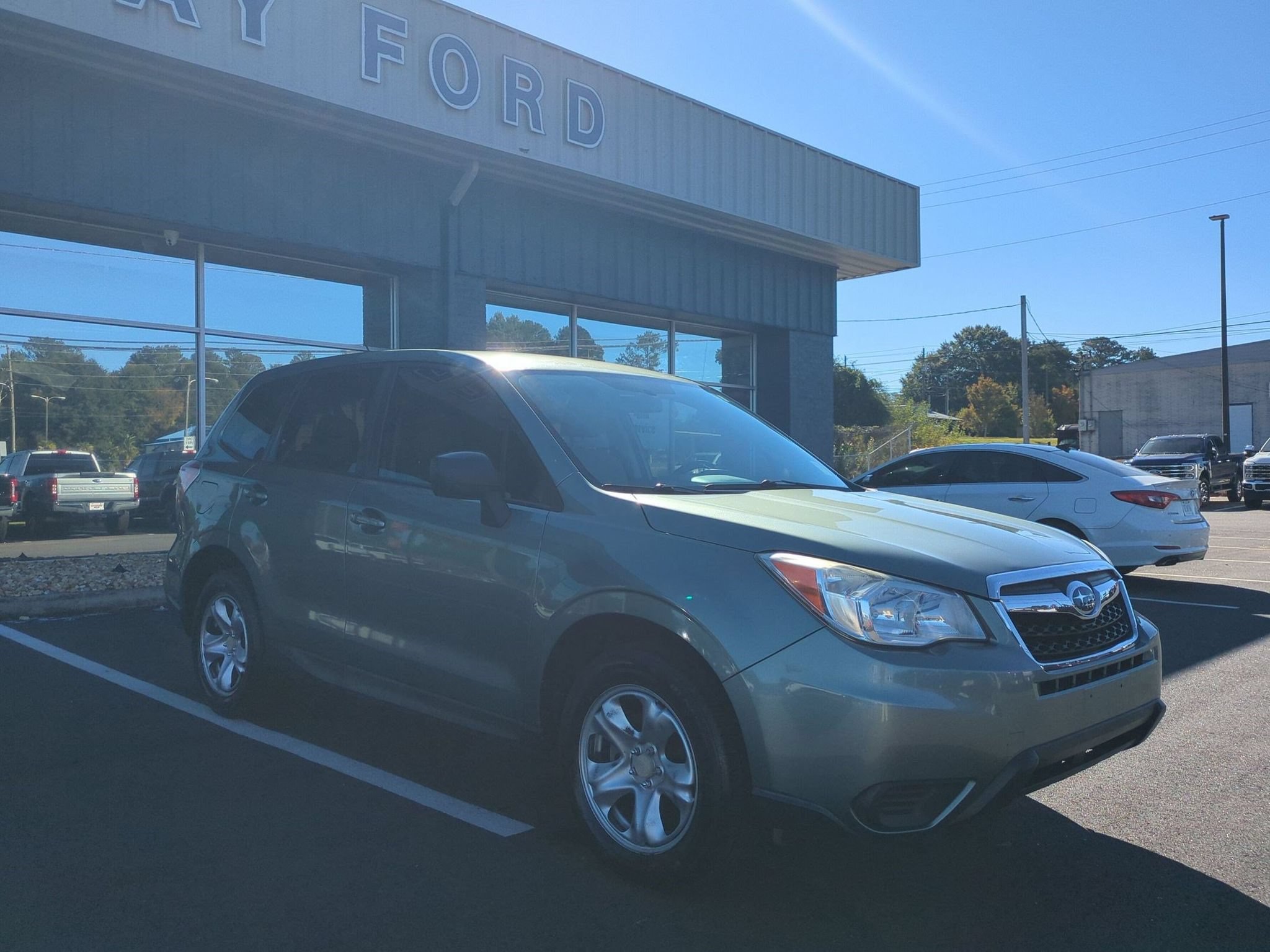 Used 2014 Subaru Forester 2.5i AWD/4WD image 3
