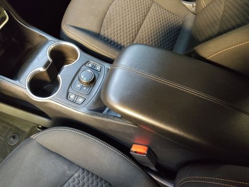 Used 2020 GMC Terrain SLE w/ Driver Convenience Package FWD image 26