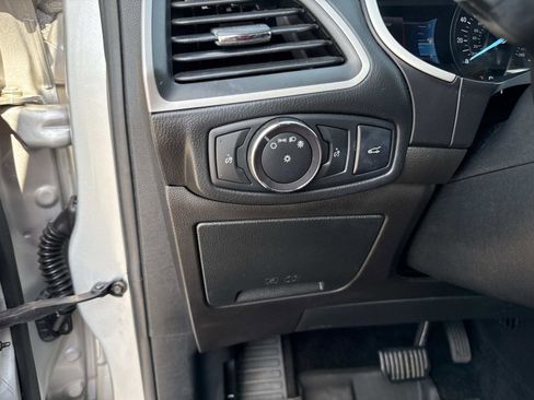 Used 2018 Ford Edge SEL w/ Equipment Group 201A FWD image 28