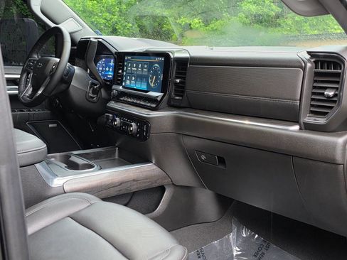 Used 2025 Chevrolet Silverado 2500 LTZ w/ LTZ Plus Package AWD/4WD image 34