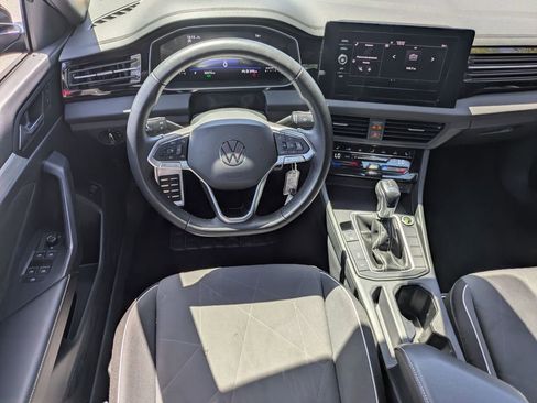 Used 2025 Volkswagen Jetta Sport FWD image 25