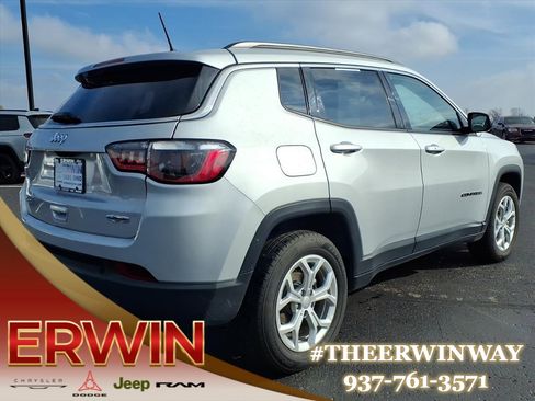 Certified 2024 Jeep Compass Latitude image 7