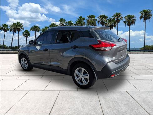 Used 2018 Nissan Kicks S image 6