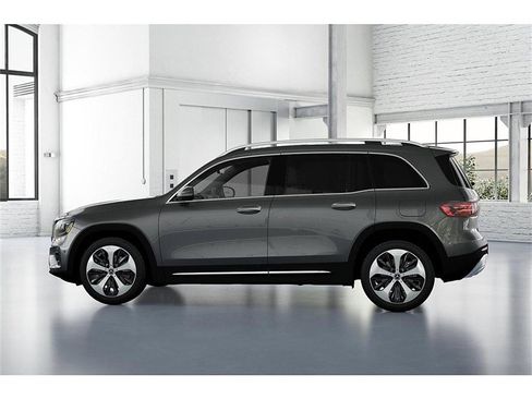 New 2025 Mercedes-Benz GLB 250 4MATIC image 33