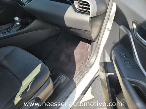 Used 2021 Toyota C-HR LE image 9