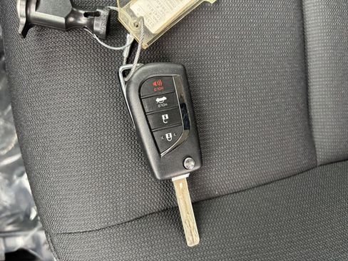 Used 2025 Toyota Corolla LE image 22