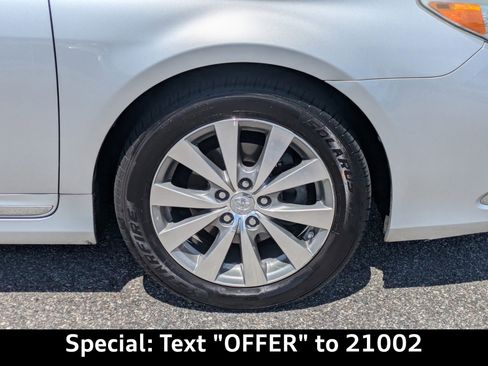 Used 2012 Toyota Avalon Limited image 10