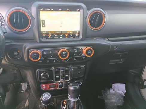 Certified 2022 Jeep Gladiator Mojave w/ LED Lighting Group AWD/4WD image 10