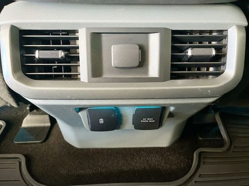 Used 2022 Ford F150 Lariat w/ Equipment Group 501A Mid image 26