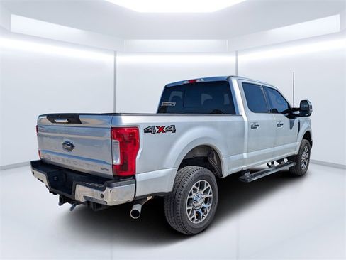 Used 2017 Ford F250 Lariat w/ Chrome Package image 3