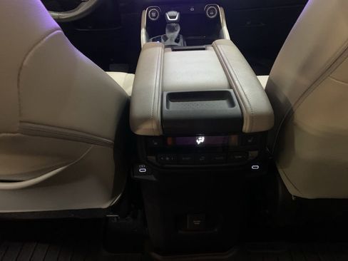 Used 2024 Toyota Grand Highlander Limited image 14