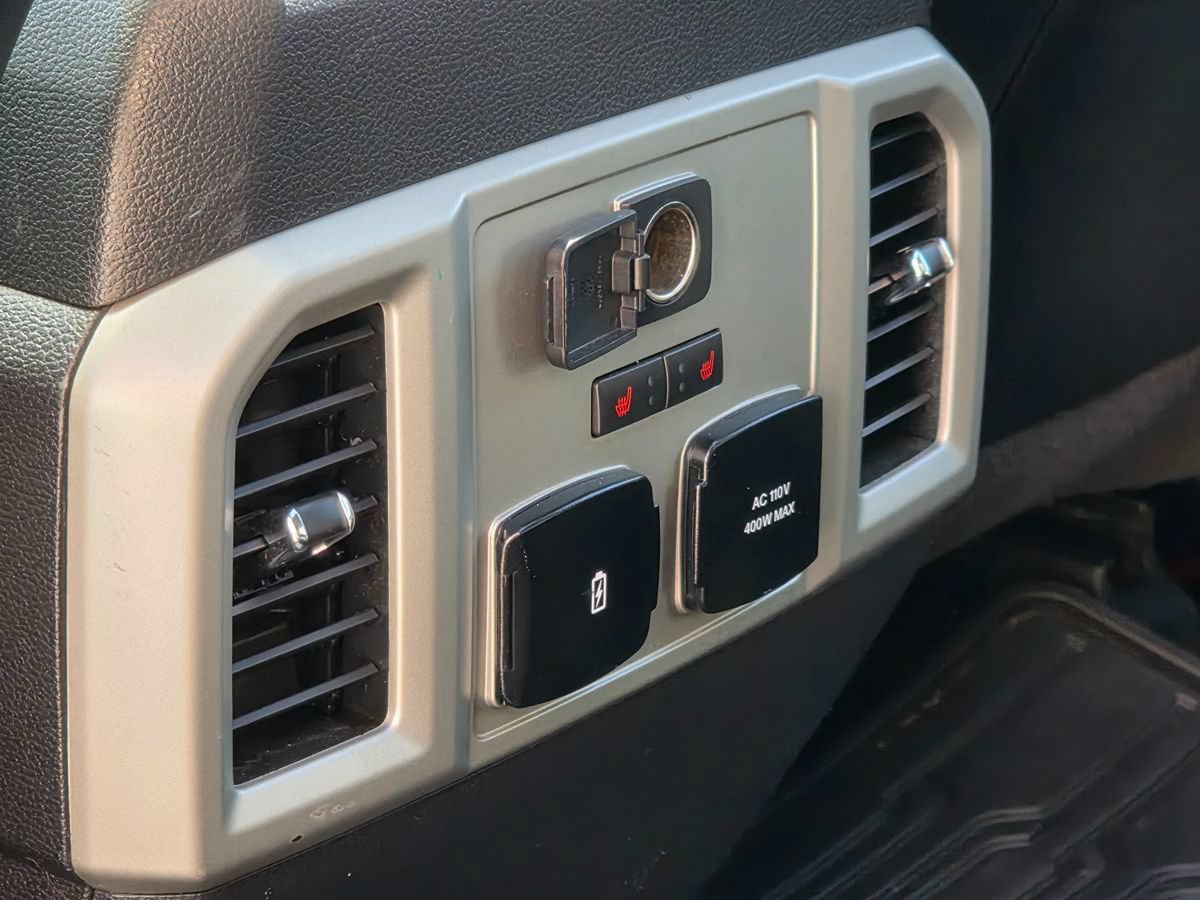 Used 2019 Ford F150 Lariat w/ Equipment Group 502A Luxury AWD/4WD image 27