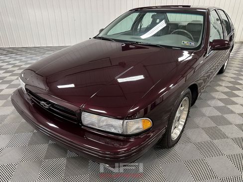 Used 1995 Chevrolet Impala SS RWD image 3
