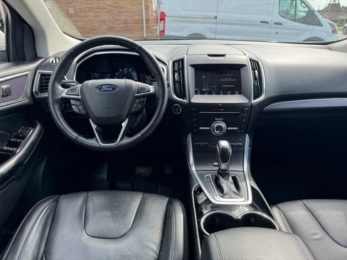 Used 2018 Ford Edge Titanium w/ Technology Package AWD/4WD image 43