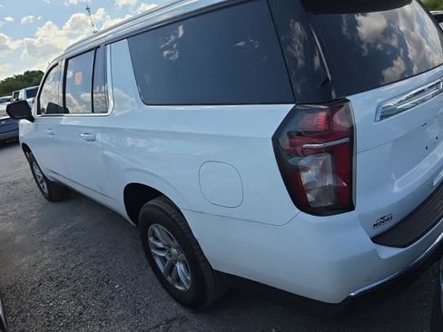 Used 2021 Chevrolet Suburban LS w/ Driver Alert Package RWD image 4