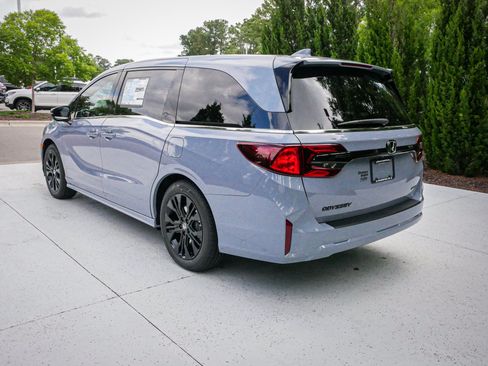 New 2026 Honda Odyssey Sport-L image 8