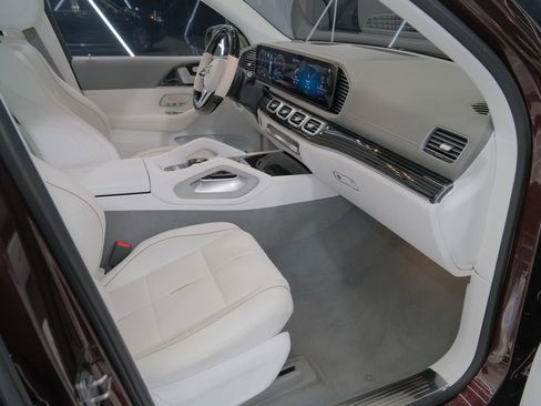 Used 2022 Mercedes-Benz Maybach GLS 600 4MATIC image 54