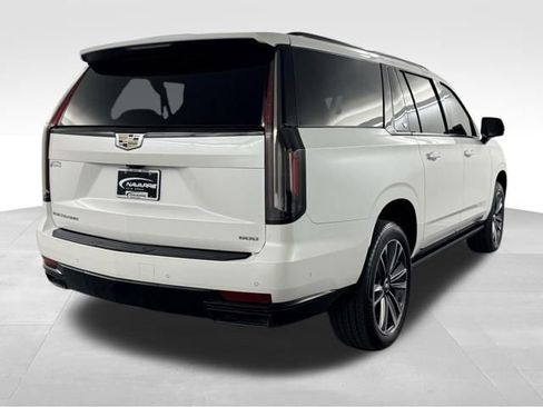 Used 2022 Cadillac Escalade ESV Sport Platinum w/ Heavy-Duty Trailer Package AWD/4WD image 9