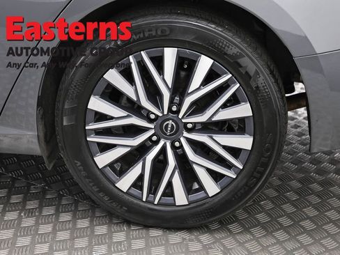 Used 2025 Nissan Altima 2.5 SV FWD image 33