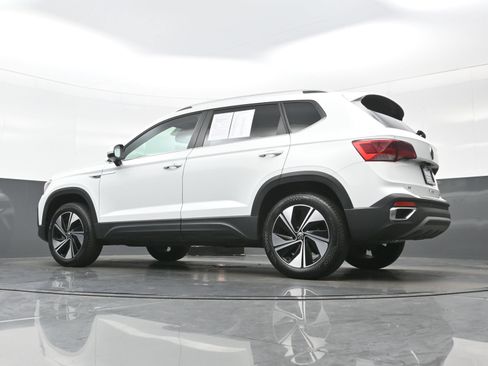 Used 2023 Volkswagen Taos SE w/ Panoramic Sunroof Package AWD/4WD image 30