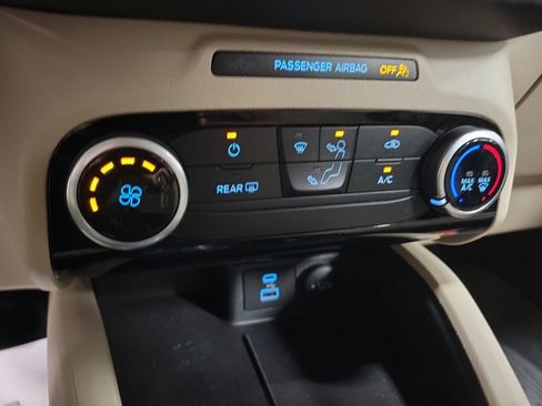 Used 2022 Ford Escape SE FWD image 22