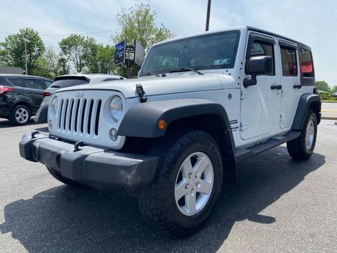 Used 2017 Jeep Wrangler Unlimited Sport w/ Quick Order Package 24S AWD/4WD image 7