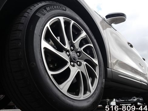 Used 2022 Lincoln Corsair AWD w/ Equipment Group 101A image 14