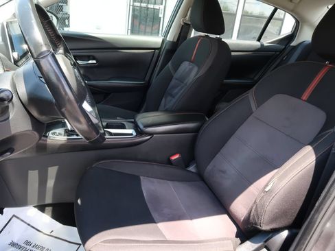 Used 2022 Nissan Sentra SR FWD image 6