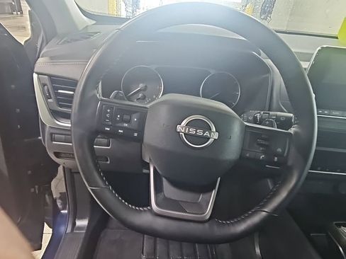 Used 2025 Nissan Rogue SV image 15